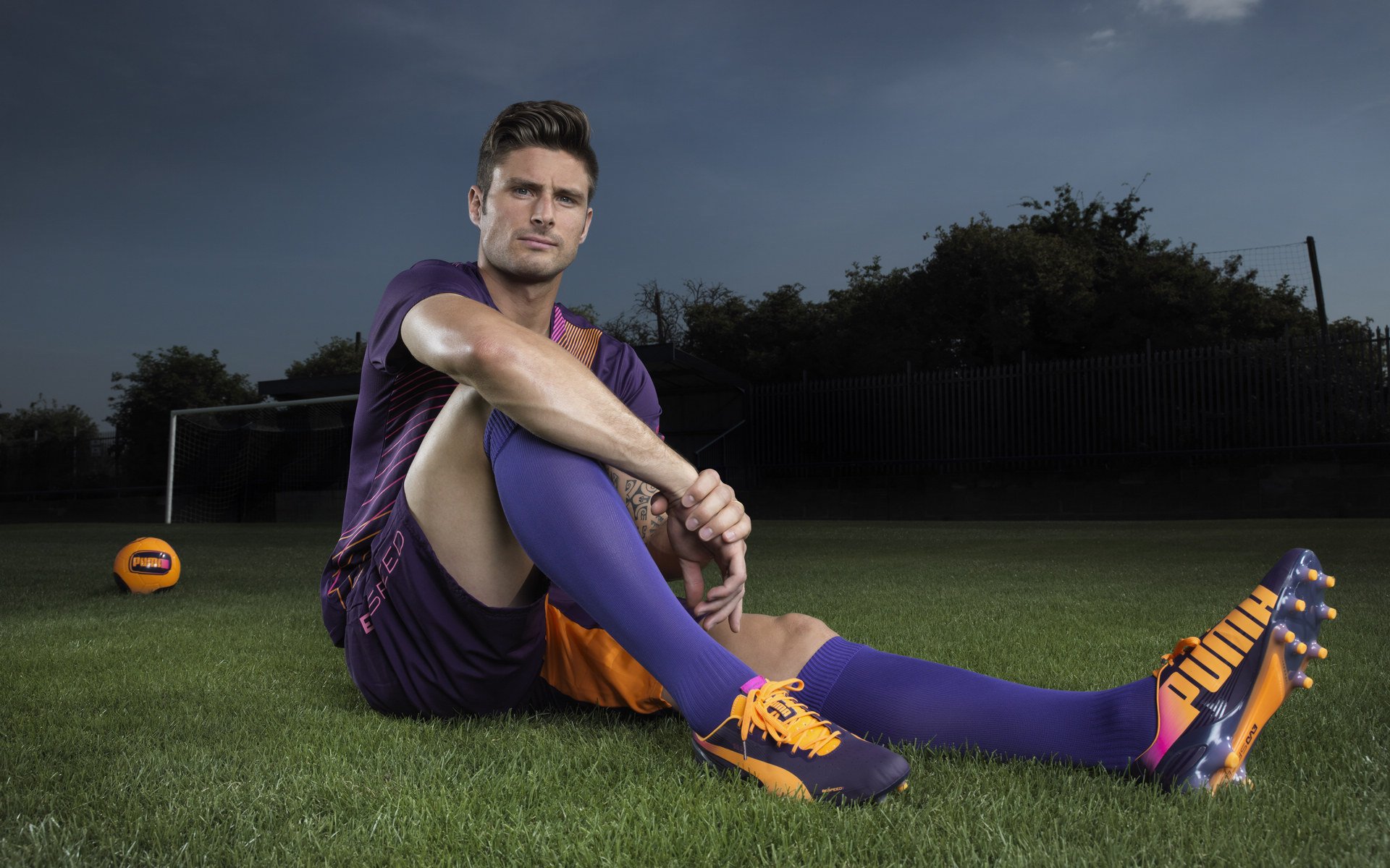 德甲争冠战之夜，伦纳德末节接管比赛，当足球激情遇见篮球冷血