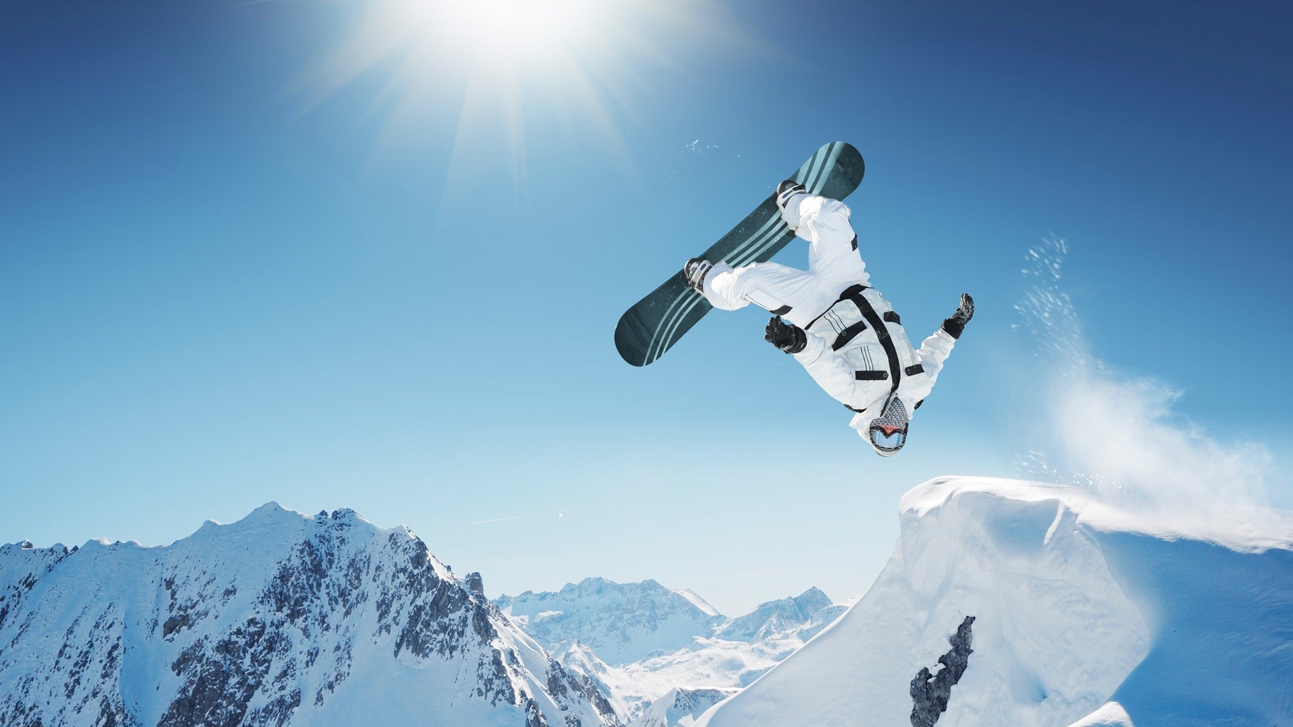 F1年度争冠之夜,法比尼奥关键回合不手软,一弯定江山