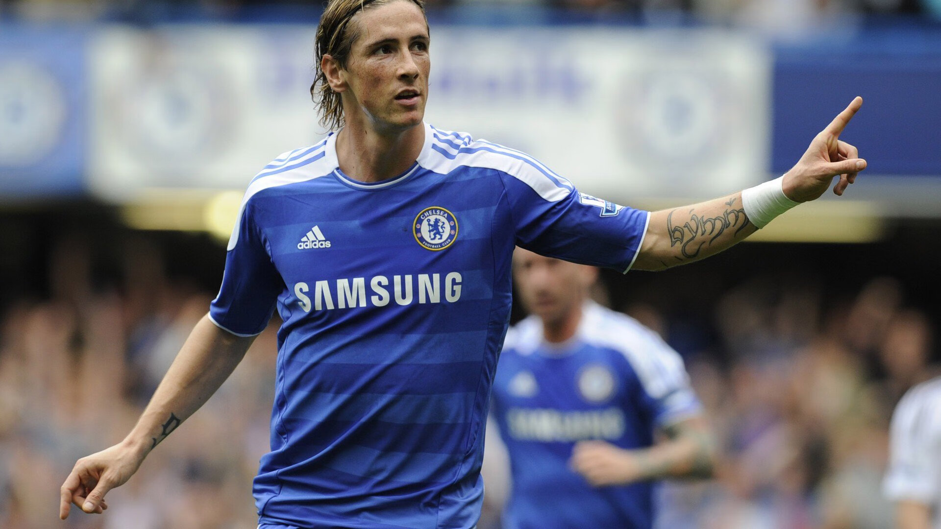 戈麦斯一箭穿云刷新纪录,厄瓜多尔风暴碾压曼联神话